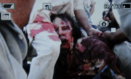 Foto de Kadafi morto: tirano foi preso e morto de forma violenta