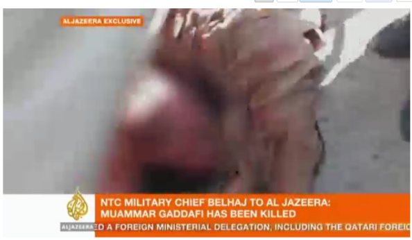 Kadafi é espancado violentamente por Rebeldes: TV Al Jazeera protege a imagem 